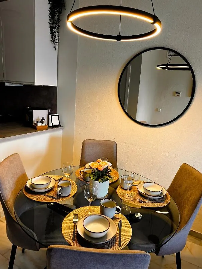 Sitio de Calahonda Crown Apartments With Sea View ספרד